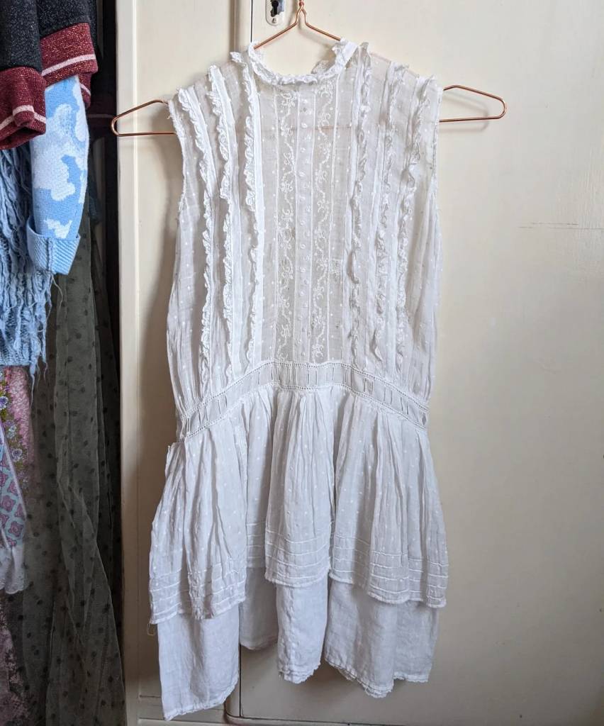 A white cotton lawn child's dress