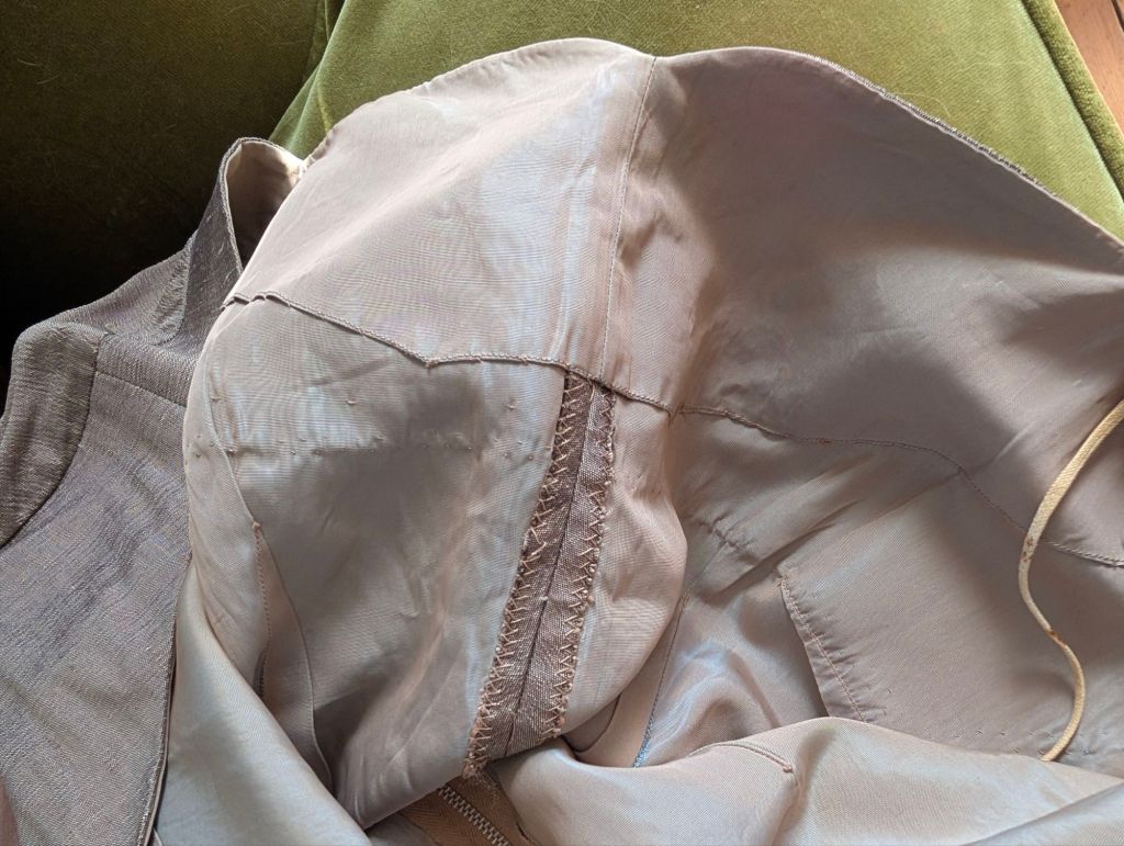 Ladder-stitched seams