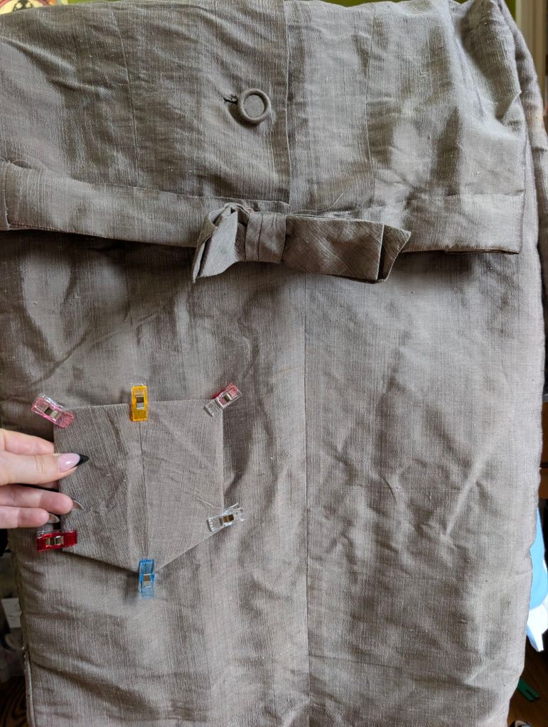 Pocket to cover a stain